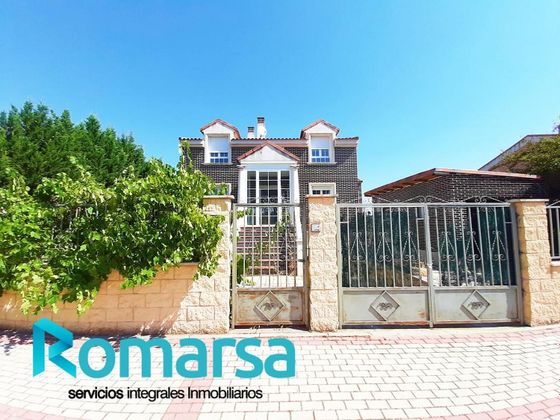 Foto 1 de Xalet en venda a Villanueva de Duero de 4 habitacions amb terrassa i garatge