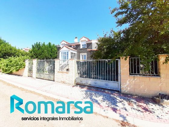 Foto 2 de Xalet en venda a Villanueva de Duero de 4 habitacions amb terrassa i garatge