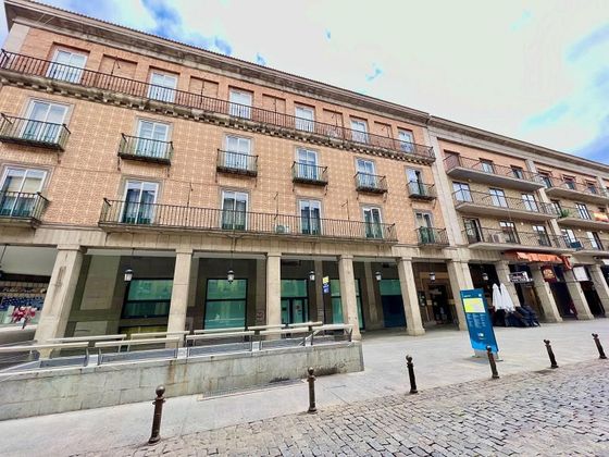 Foto 1 de Pis en venda a Centro - Segovia de 5 habitacions amb aire acondicionat i ascensor
