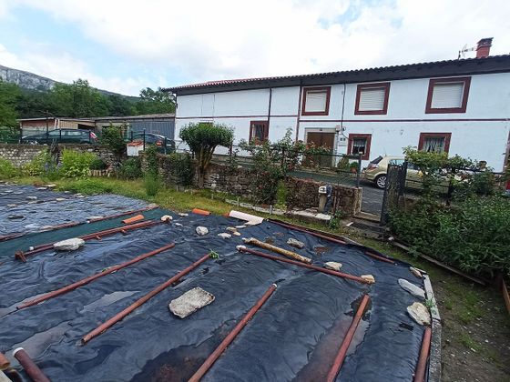 Foto 1 de Casa en venta en Kuartango de 5 habitaciones con piscina y garaje
