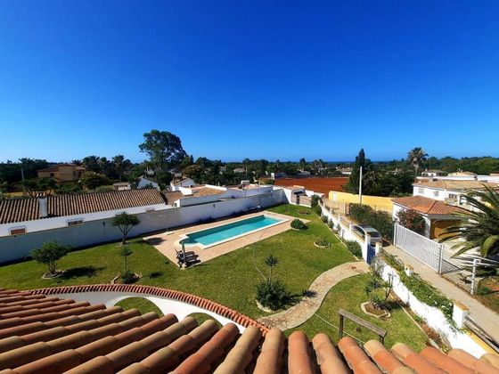 Foto 2 de Casa en venda a Roche de 8 habitacions amb terrassa i piscina