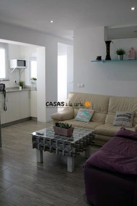 Foto 2 de Venta de piso en Conil de 3 habitaciones con terraza y aire acondicionado