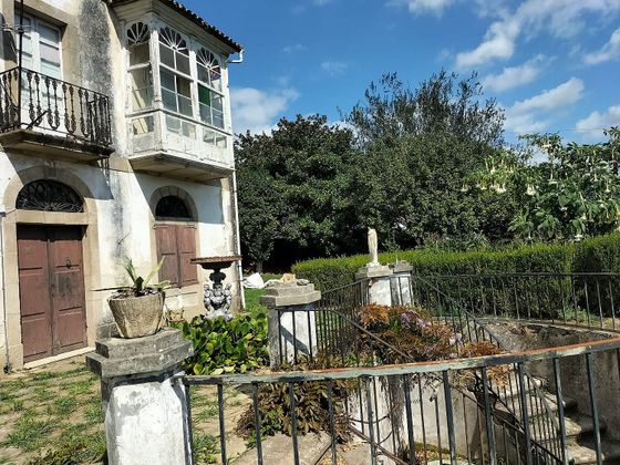 Foto 2 de Chalet en venta en Pontedeume de 8 habitaciones con jardín y balcón