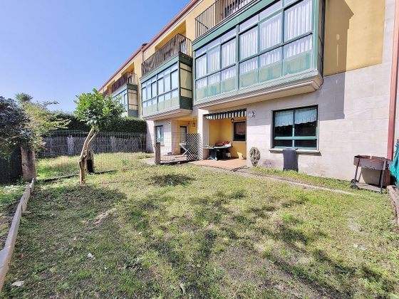 Foto 1 de Venta de casa en urbanización Valaire la Zapateira de 6 habitaciones con terraza y garaje