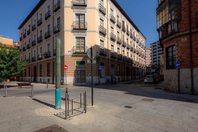 Foto 1 de Piso en venta en Centro - Valladolid de 4 habitaciones con balcón y calefacción