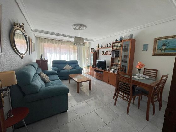 Foto 2 de Piso en venta en Arturo Eyres - La Rubia de 3 habitaciones con terraza y garaje