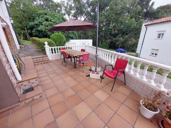 Foto 2 de Casa en venda a Mioño - Santullán de 3 habitacions amb terrassa i jardí