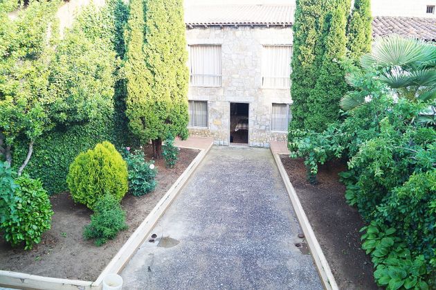 Foto 2 de Casa adossada en venda a Alija del Infantado de 5 habitacions amb terrassa i calefacció