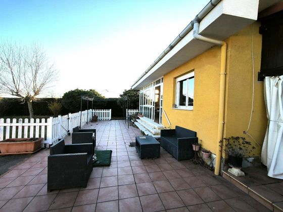 Foto 1 de Chalet en venta en calle Santa María Mon de 3 habitaciones con terraza y piscina