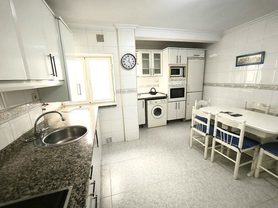 Foto 1 de Venta de piso en calle Pendón de Baeza de 4 habitaciones con calefacción y ascensor