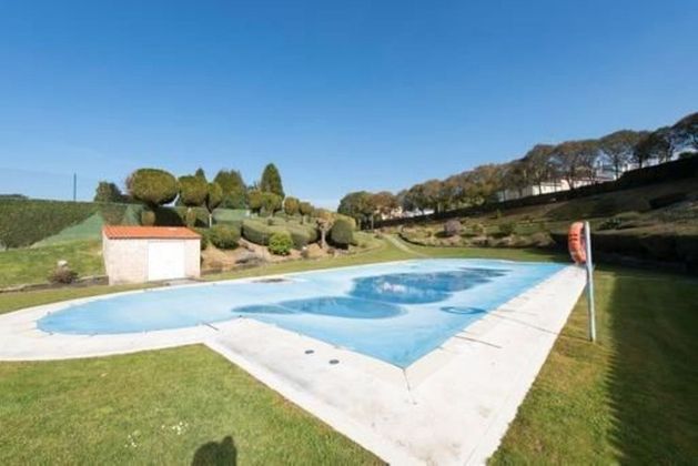 Foto 2 de Casa en venda a calle Loureiro de 5 habitacions amb terrassa i piscina
