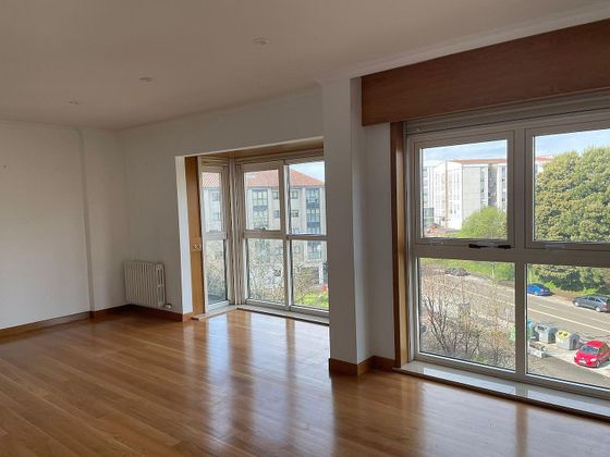 Foto 2 de Alquiler de piso en avenida De Ferrol de 4 habitaciones con terraza y garaje
