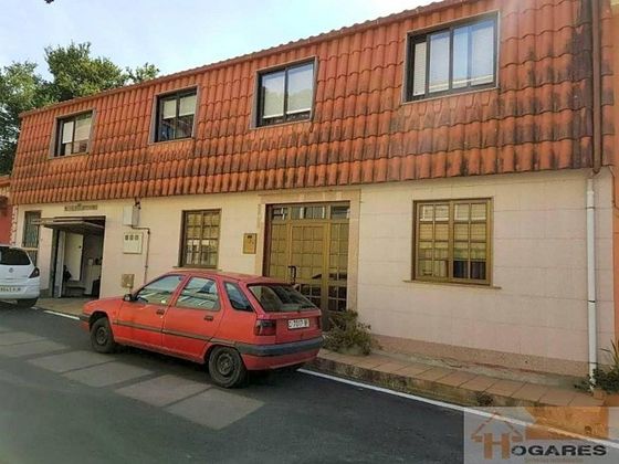 Foto 1 de Xalet en venda a Redondela de 7 habitacions amb terrassa i garatge
