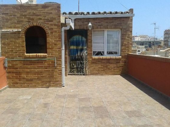 Foto 1 de Casa adosada en venta en Zona Llombai de 5 habitaciones con terraza y aire acondicionado