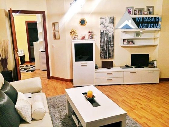 Foto 2 de Pis en venda a Ciudad Naranco de 2 habitacions amb garatge i mobles