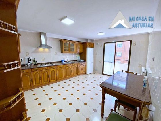 Foto 1 de Pis en lloguer a Santo Domingo de 4 habitacions amb terrassa i mobles