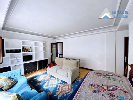 Foto 2 de Venta de piso en Montecerrao de 3 habitaciones con garaje y muebles