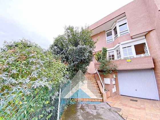 Foto 2 de Casa en lloguer a Ciudad Naranco de 4 habitacions amb terrassa i garatge