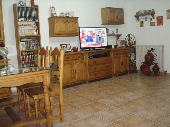 Foto 1 de Venta de casa en El Pilar - La Estación de 4 habitaciones con terraza y aire acondicionado