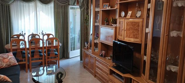 Foto 2 de Pis en venda a Tres Olivos - La Piedad de 3 habitacions amb terrassa i aire acondicionat