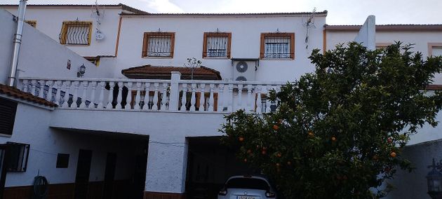 Foto 1 de Casa adossada en venda a Herencias (Las) de 5 habitacions amb terrassa i piscina