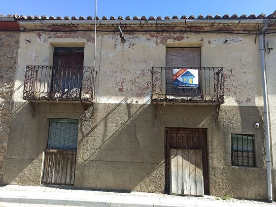 Foto 2 de Venta de casa en Villafranca de la Sierra de 4 habitaciones con terraza y balcón