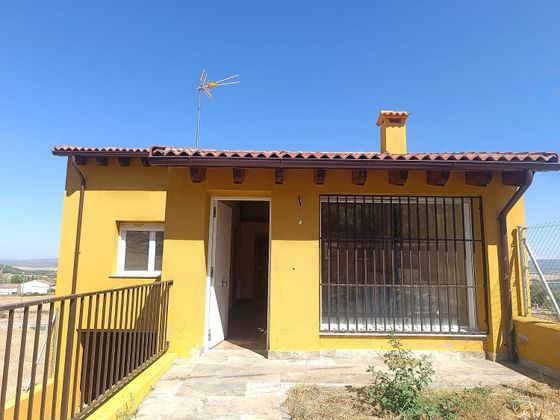 Foto 1 de Xalet en venda a calle Gabino Blazquez de 2 habitacions amb terrassa i garatge