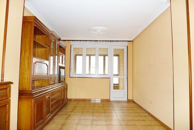 Foto 2 de Pis en venda a La Felguera de 2 habitacions amb terrassa i calefacció