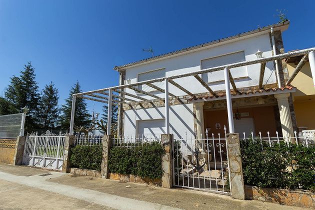 Foto 1 de Casa en venta en San Pedro Bercianos de 5 habitaciones con terraza y piscina