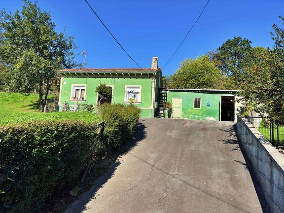 Foto 2 de Casa en venda a La Felguera de 2 habitacions amb terrassa i garatge