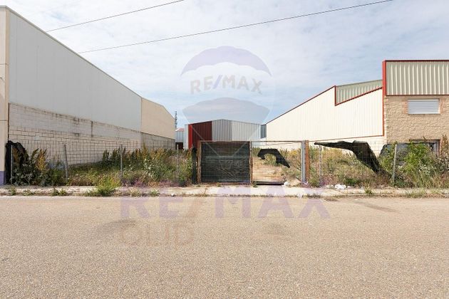 Foto 1 de Venta de terreno en Santovenia de Pisuerga de 968 m²