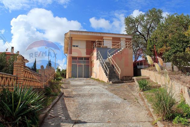 Foto 2 de Xalet en venda a Dueñas de 6 habitacions amb garatge i jardí