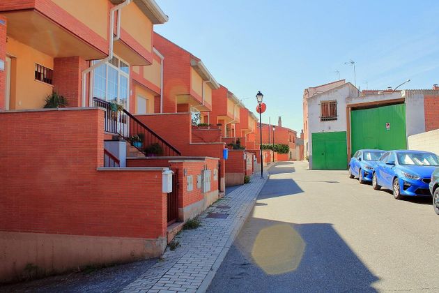 Foto 2 de Venta de casa en Fuensaldaña de 3 habitaciones con terraza y garaje