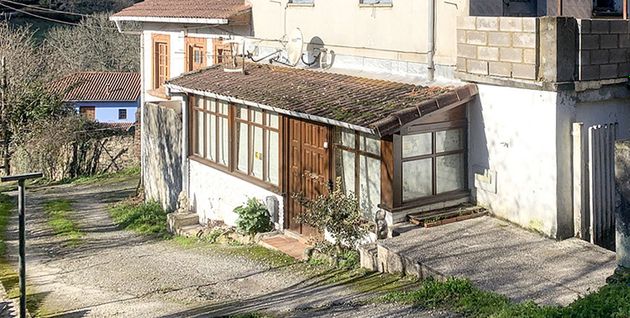 Foto 1 de Casa en venta en Laviana de 2 habitaciones con terraza y jardín