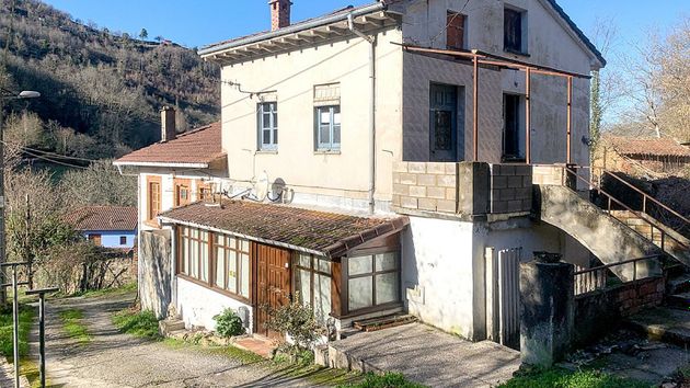 Foto 2 de Casa en venta en Laviana de 2 habitaciones con terraza y jardín