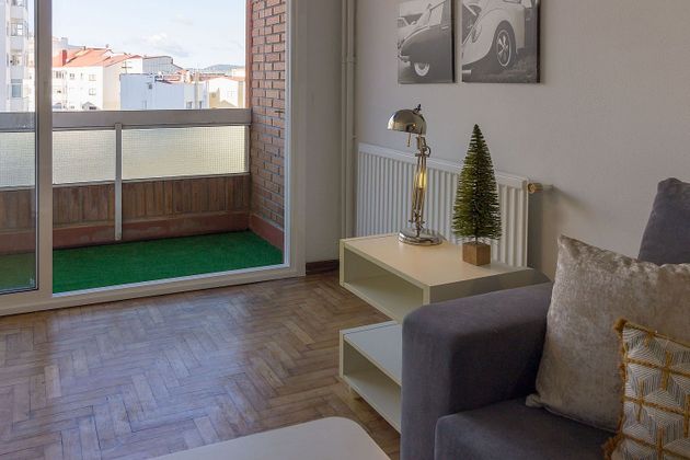 Foto 2 de Dúplex en lloguer a Praza España - Casablanca de 2 habitacions amb terrassa i mobles