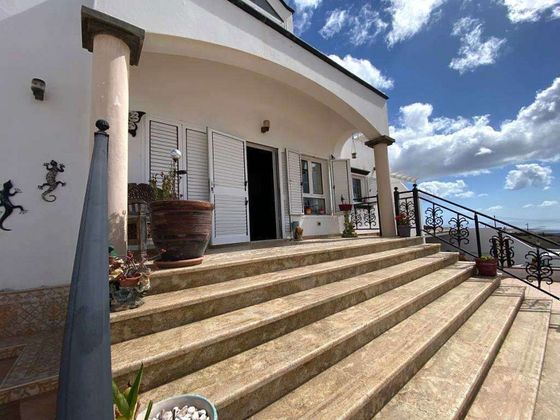 Foto 1 de Casa en venta en Tías pueblo de 4 habitaciones con terraza y piscina