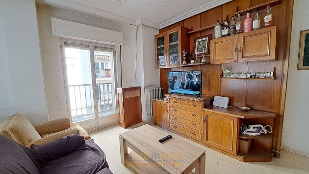 Foto 2 de Alquiler de piso en Canalejas - Gran Vía de 3 habitaciones con muebles y balcón