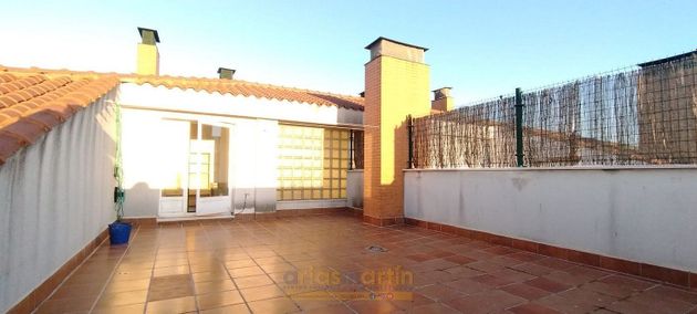 Foto 2 de Ático en alquiler en calle Bernesga de 3 habitaciones con terraza y piscina