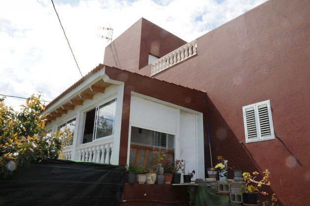 Foto 1 de Casa rural en venda a Moya de 6 habitacions amb terrassa i garatge