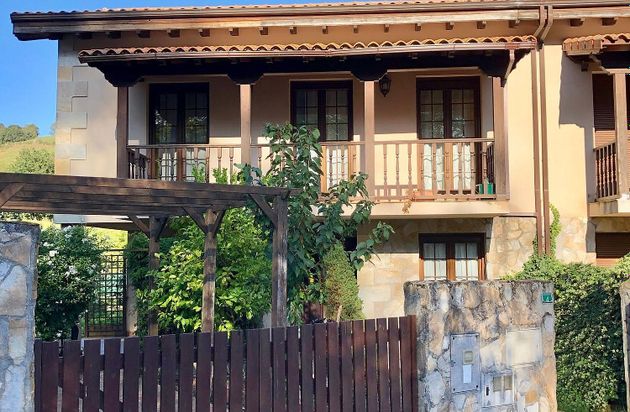 Foto 2 de Casa en venda a Liérganes de 4 habitacions amb terrassa i jardí