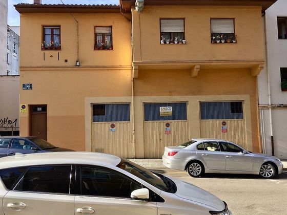 Foto 1 de Venta de chalet en calle Juan Cacho de 3 habitaciones con terraza y garaje