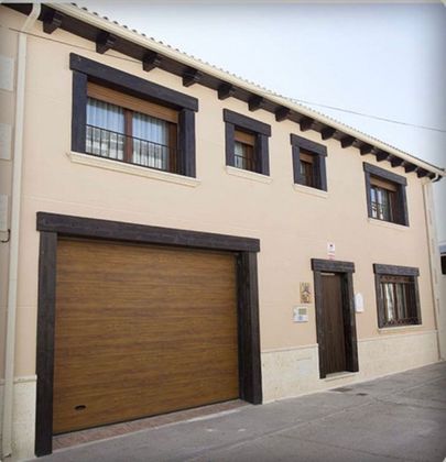 Foto 1 de Casa adossada en venda a Peñafiel de 5 habitacions amb terrassa i garatge