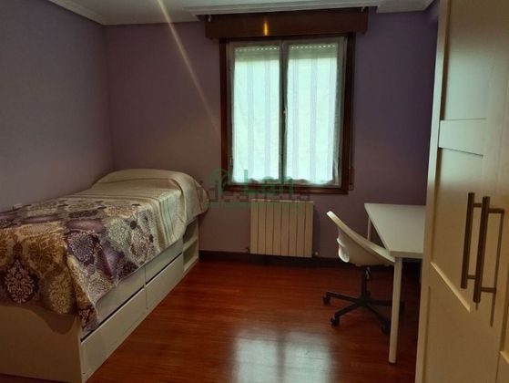 Foto 2 de Piso en alquiler en San Ignacio-Elorrieta de 4 habitaciones con muebles y calefacción