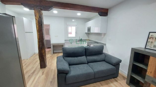 Foto 2 de Piso en alquiler en Matiko-Ciudad Jardín de 2 habitaciones con terraza y muebles