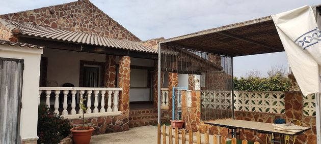 Foto 1 de Venta de chalet en Otero de 3 habitaciones con piscina y garaje