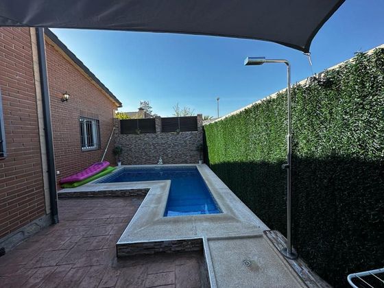 Foto 2 de Chalet en venta en Escalona de 3 habitaciones con piscina y garaje