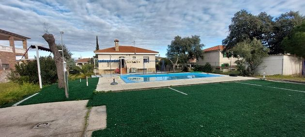 Foto 2 de Venta de chalet en Casar de Escalona (El) de 3 habitaciones con piscina y garaje