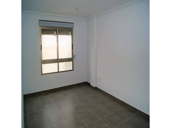 Foto 2 de Pis en venda a avenida Del Reino de 3 habitacions amb garatge i balcó