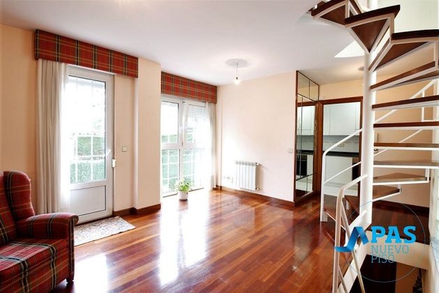 Foto 2 de Casa adossada en venda a Cuatro Caminos de 4 habitacions amb garatge i jardí